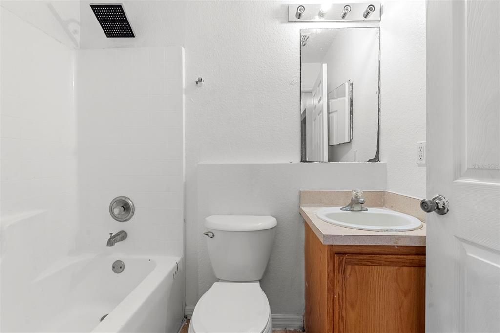 For Sale: $280,000 (3 beds, 2 baths, 1204 Square Feet)