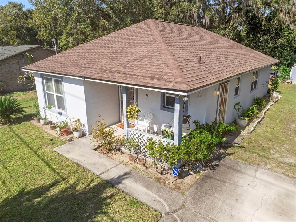 For Sale: $280,000 (3 beds, 2 baths, 1204 Square Feet)