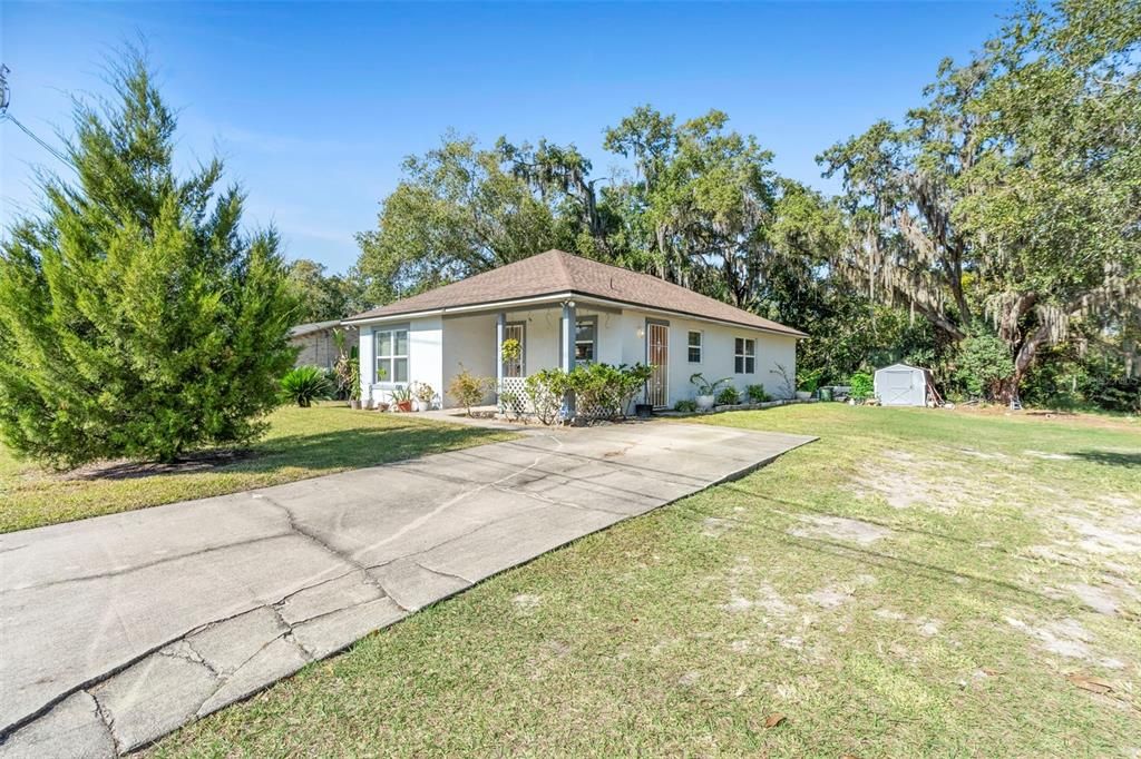 For Sale: $280,000 (3 beds, 2 baths, 1204 Square Feet)