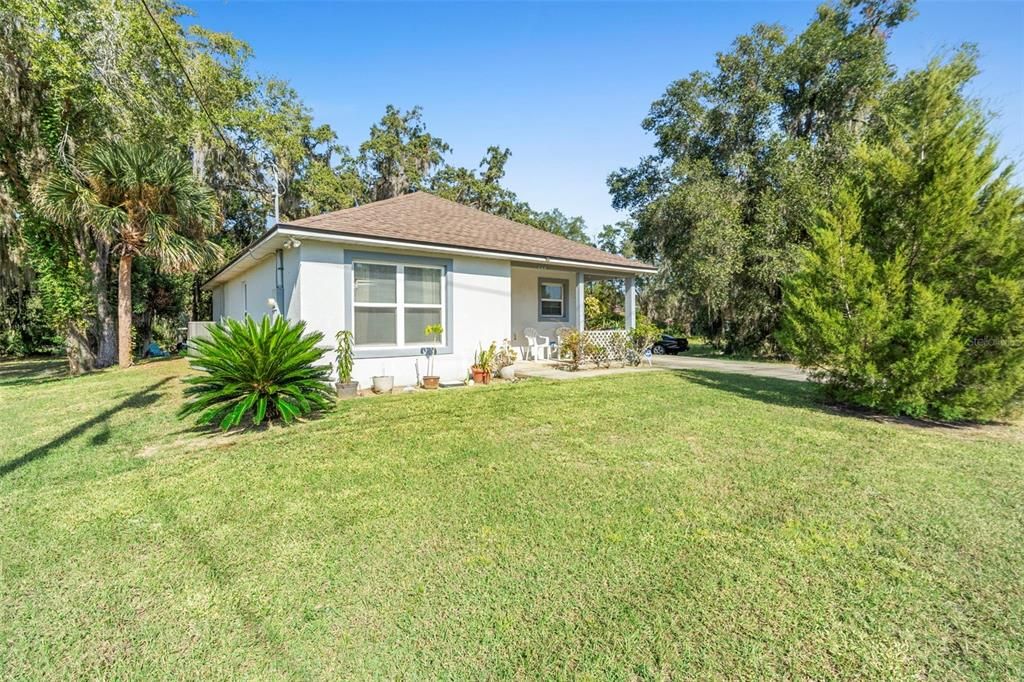 For Sale: $280,000 (3 beds, 2 baths, 1204 Square Feet)