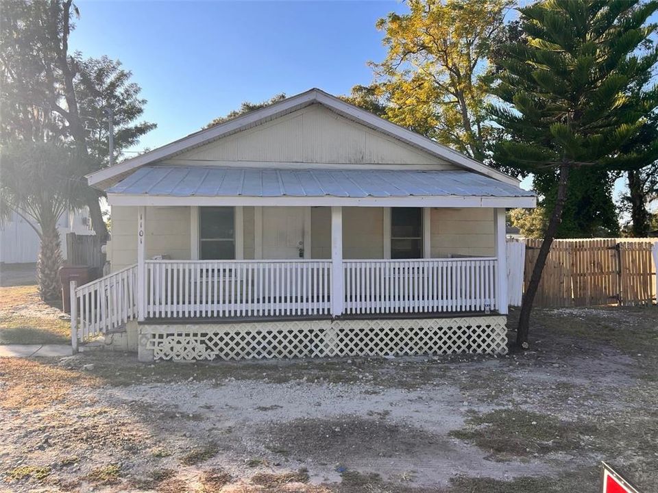 待售: $209,800 (2 贝兹, 1 浴室, 816 平方英尺)