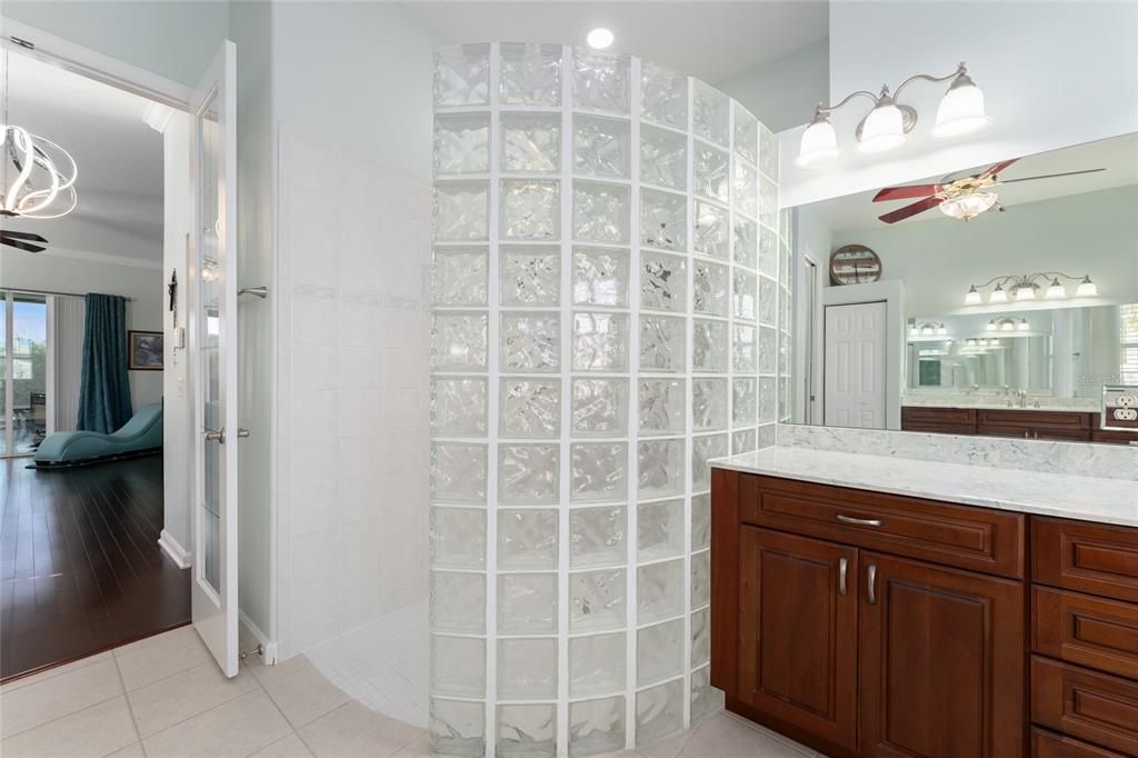 En Venta: $460,000 (3 camas, 2 baños, 2386 Pies cuadrados)