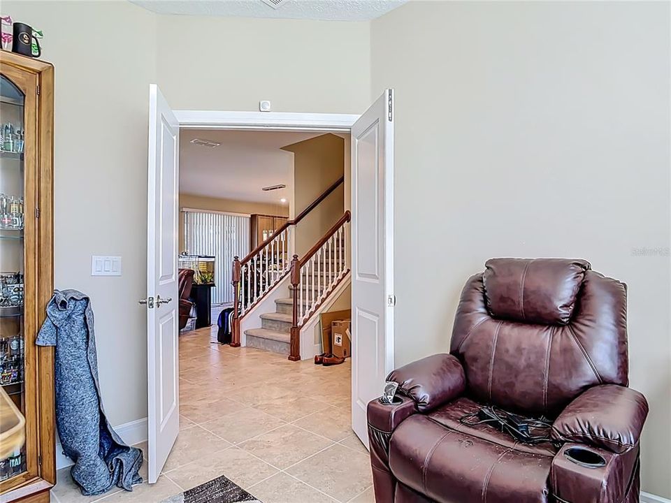 На продажу: $429,900 (4 спален, 2 ванн, 2395 Квадратных фут)