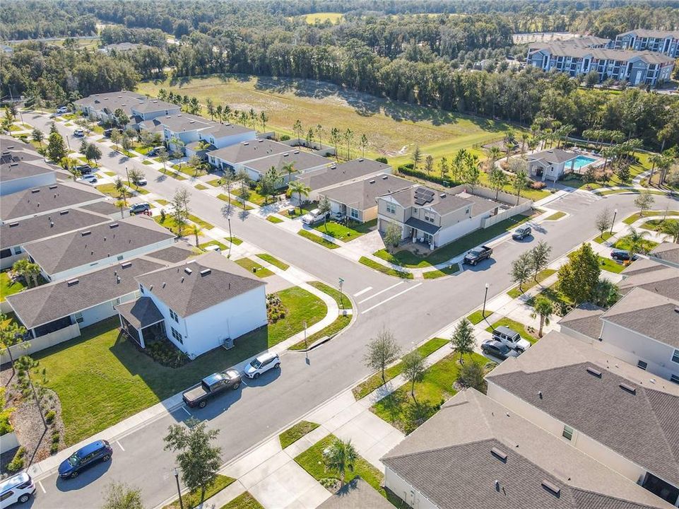 На продажу: $429,900 (4 спален, 2 ванн, 2395 Квадратных фут)