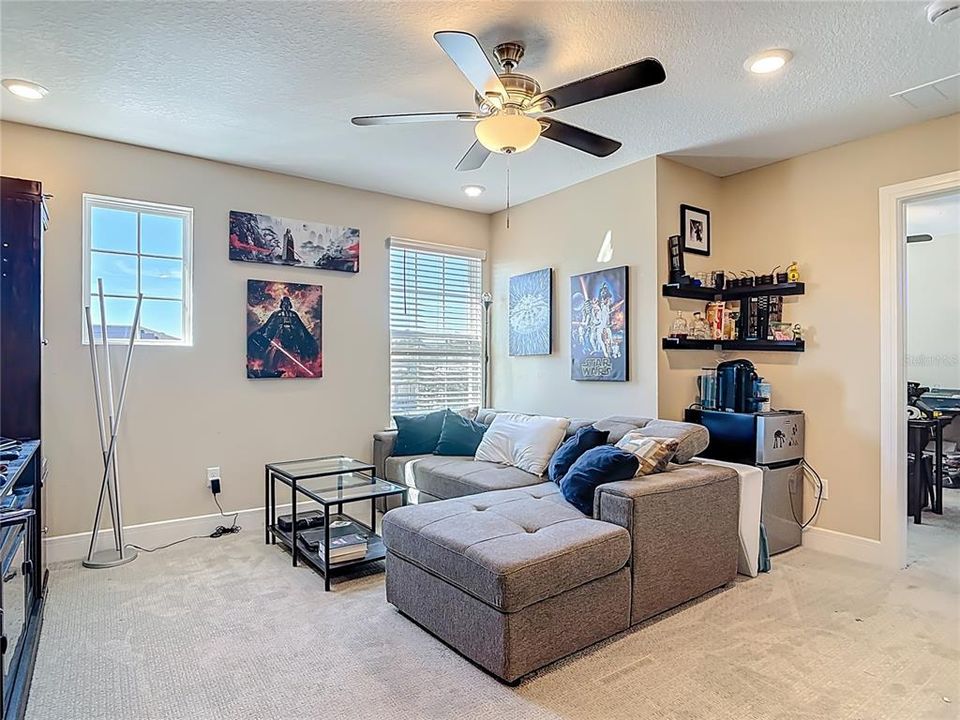 На продажу: $429,900 (4 спален, 2 ванн, 2395 Квадратных фут)