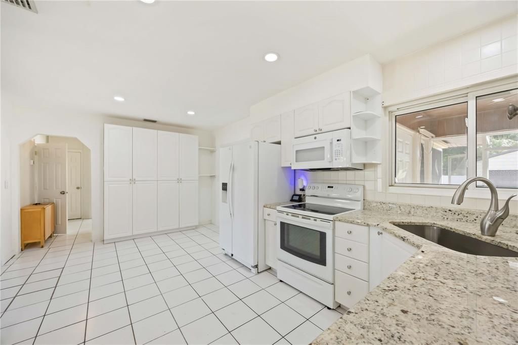 For Sale: $442,000 (3 beds, 1 baths, 1367 Square Feet)