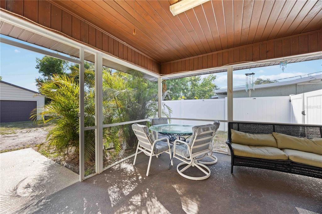 For Sale: $442,000 (3 beds, 1 baths, 1367 Square Feet)