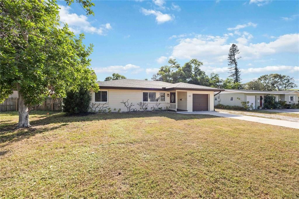 For Sale: $442,000 (3 beds, 1 baths, 1367 Square Feet)