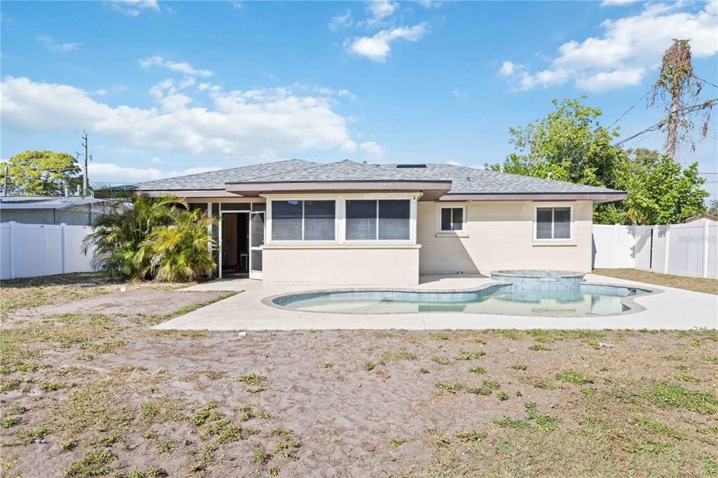 For Sale: $442,000 (3 beds, 1 baths, 1367 Square Feet)