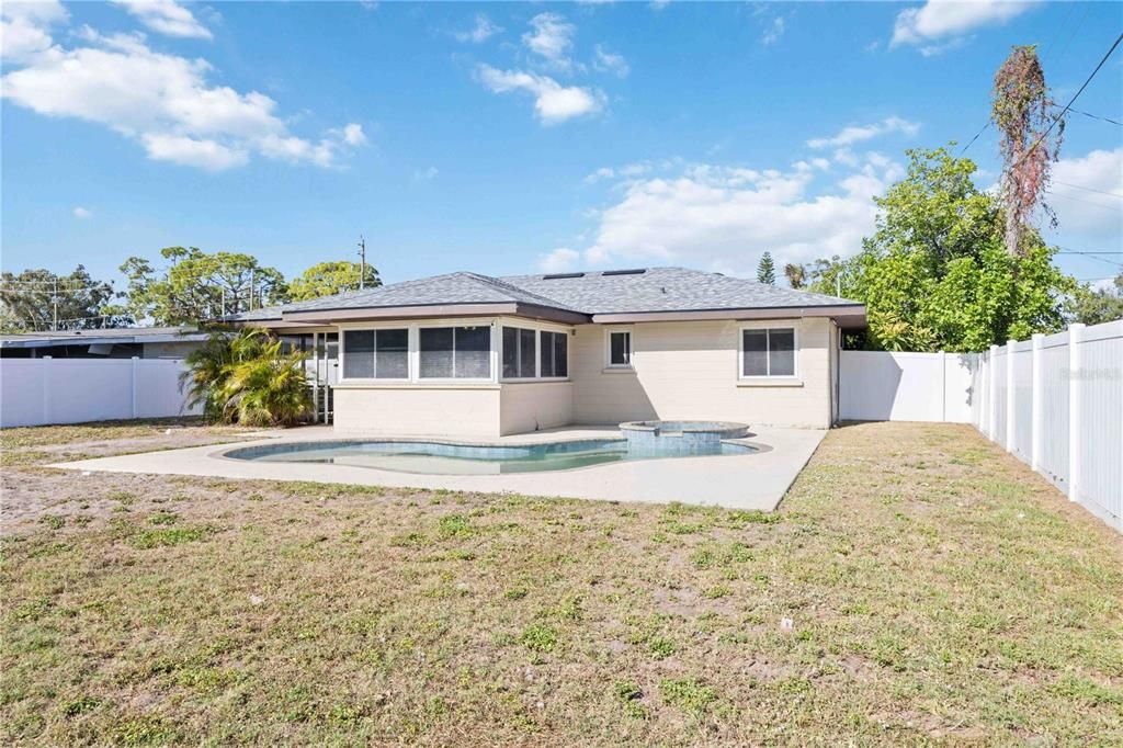 For Sale: $442,000 (3 beds, 1 baths, 1367 Square Feet)