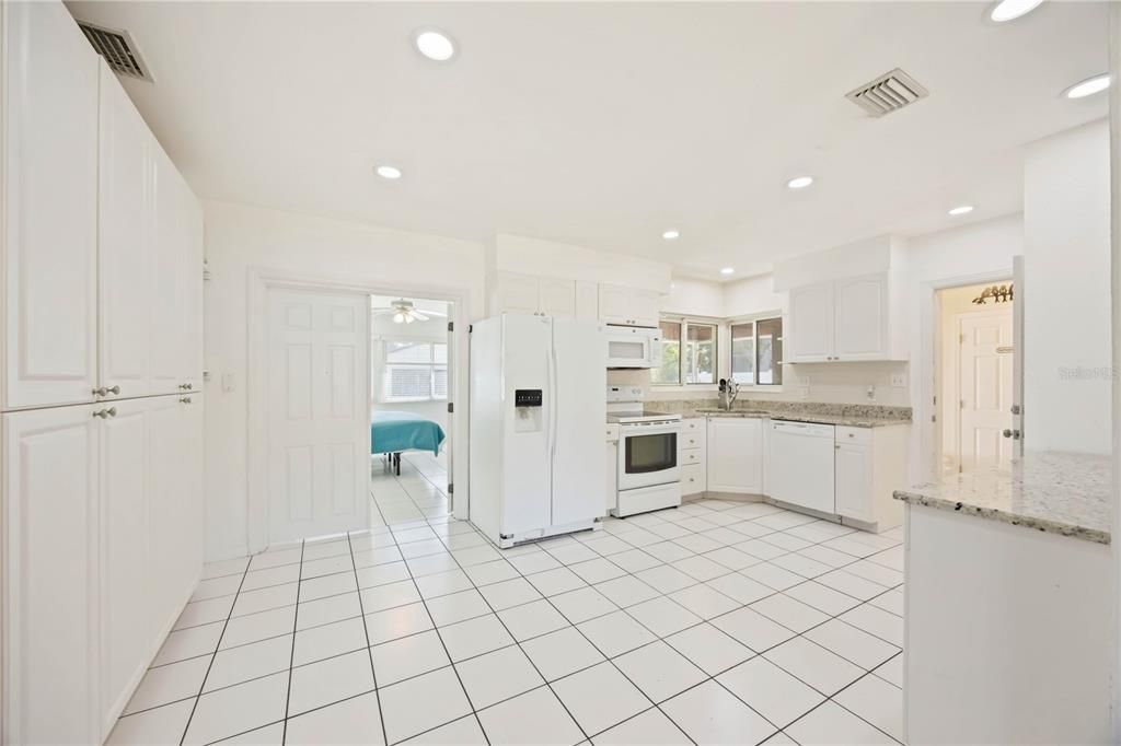 For Sale: $442,000 (3 beds, 1 baths, 1367 Square Feet)