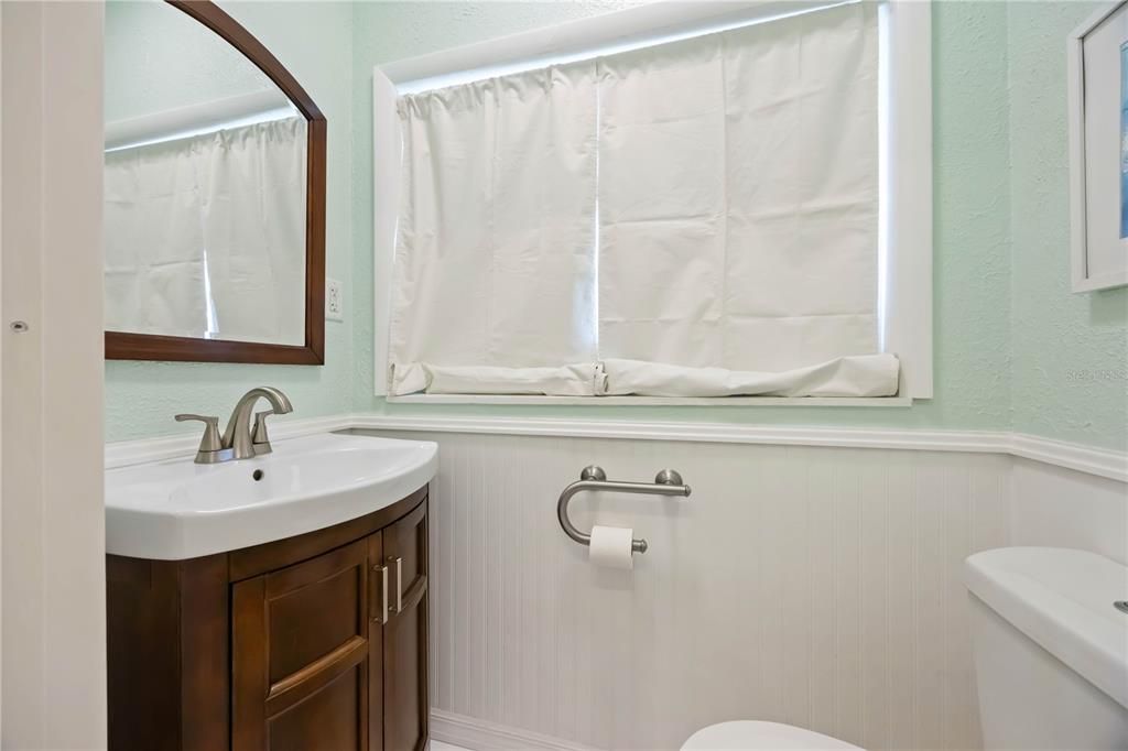 For Sale: $442,000 (3 beds, 1 baths, 1367 Square Feet)