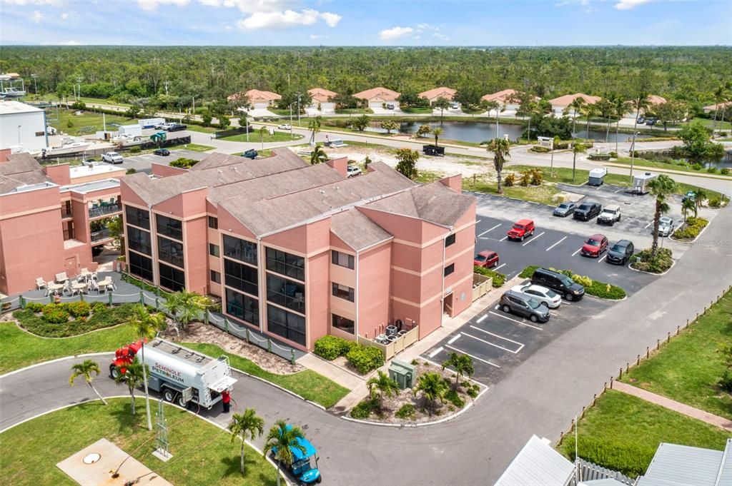 待售: $163,000 (1 贝兹, 1 浴室, 593 平方英尺)