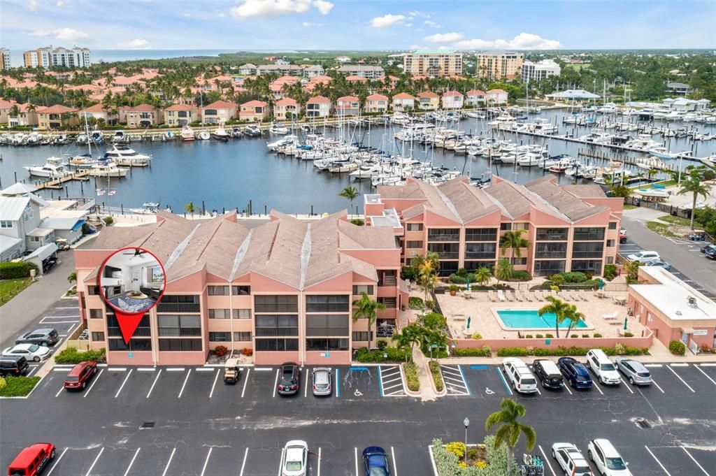 待售: $163,000 (1 贝兹, 1 浴室, 593 平方英尺)