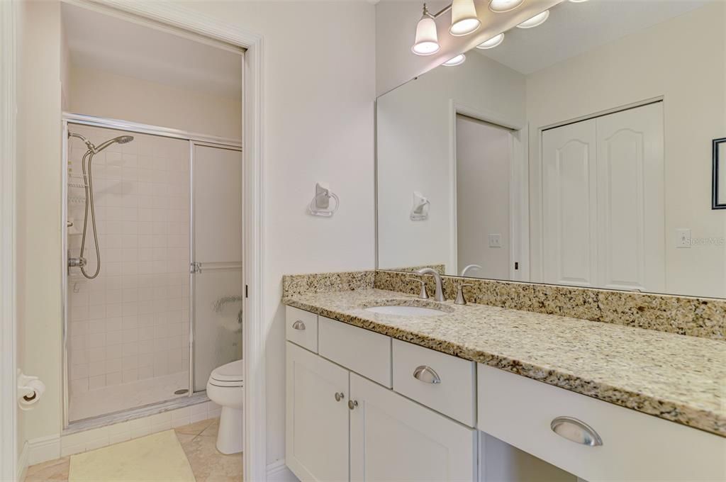 待售: $285,000 (2 贝兹, 2 浴室, 1230 平方英尺)