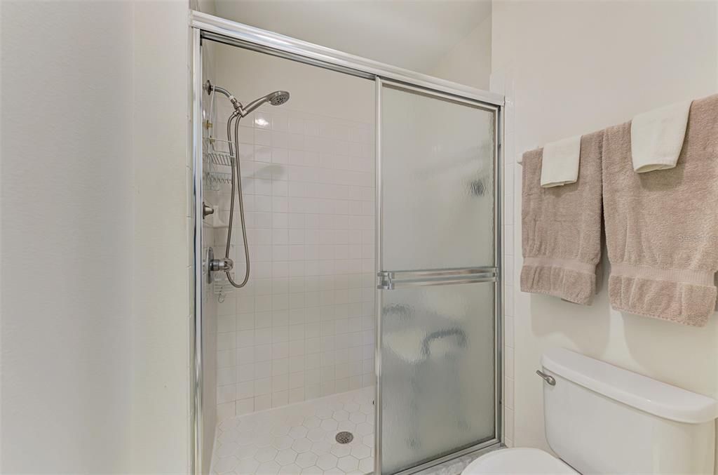 待售: $285,000 (2 贝兹, 2 浴室, 1230 平方英尺)