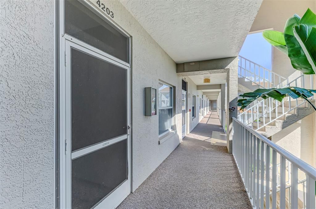 待售: $285,000 (2 贝兹, 2 浴室, 1230 平方英尺)