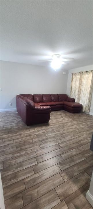 En Venta: $270,000 (3 camas, 2 baños, 1195 Pies cuadrados)