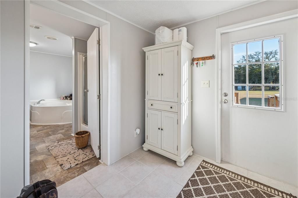 待售: $1,700,000 (3 贝兹, 2 浴室, 1512 平方英尺)