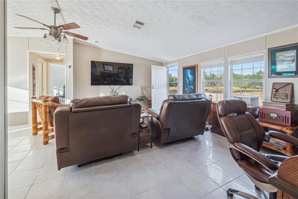 待售: $1,700,000 (3 贝兹, 2 浴室, 1512 平方英尺)