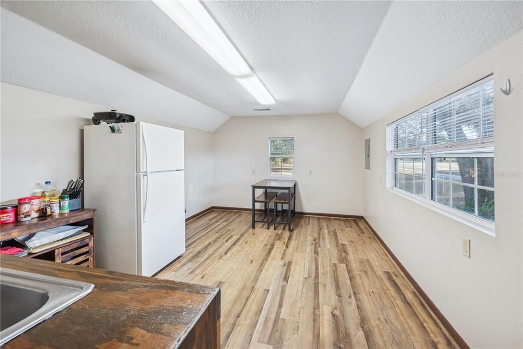 待售: $1,700,000 (3 贝兹, 2 浴室, 1512 平方英尺)