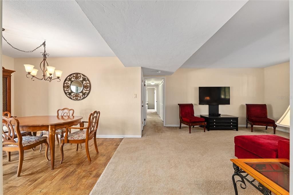 На продажу: $156,000 (3 спален, 2 ванн, 1242 Квадратных фут)