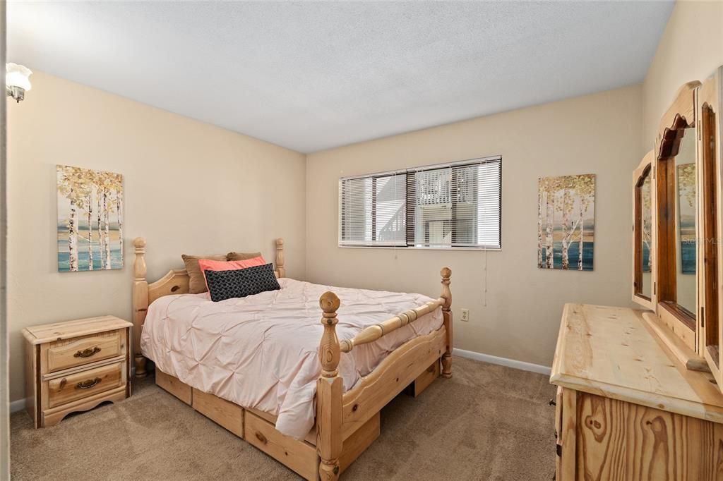 На продажу: $156,000 (3 спален, 2 ванн, 1242 Квадратных фут)