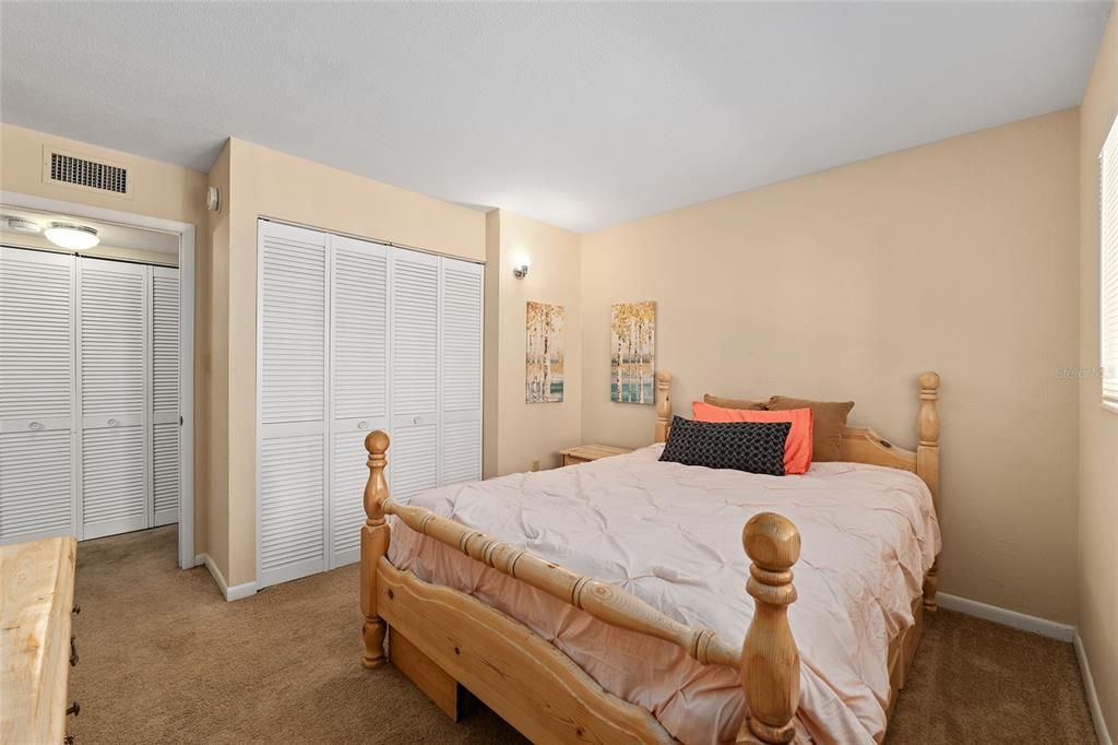 На продажу: $156,000 (3 спален, 2 ванн, 1242 Квадратных фут)