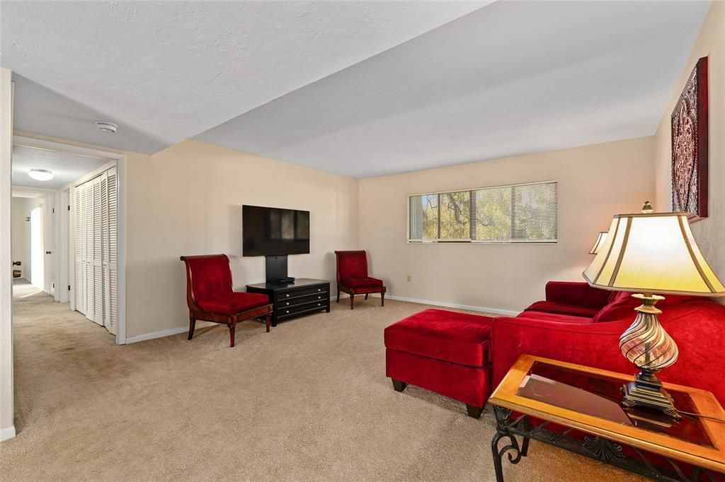 На продажу: $156,000 (3 спален, 2 ванн, 1242 Квадратных фут)