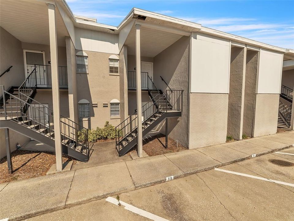 На продажу: $200,000 (2 спален, 2 ванн, 928 Квадратных фут)