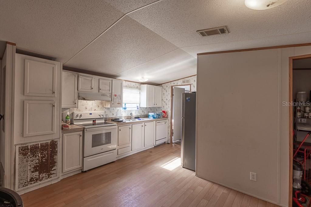 待售: $135,000 (2 贝兹, 2 浴室, 1490 平方英尺)