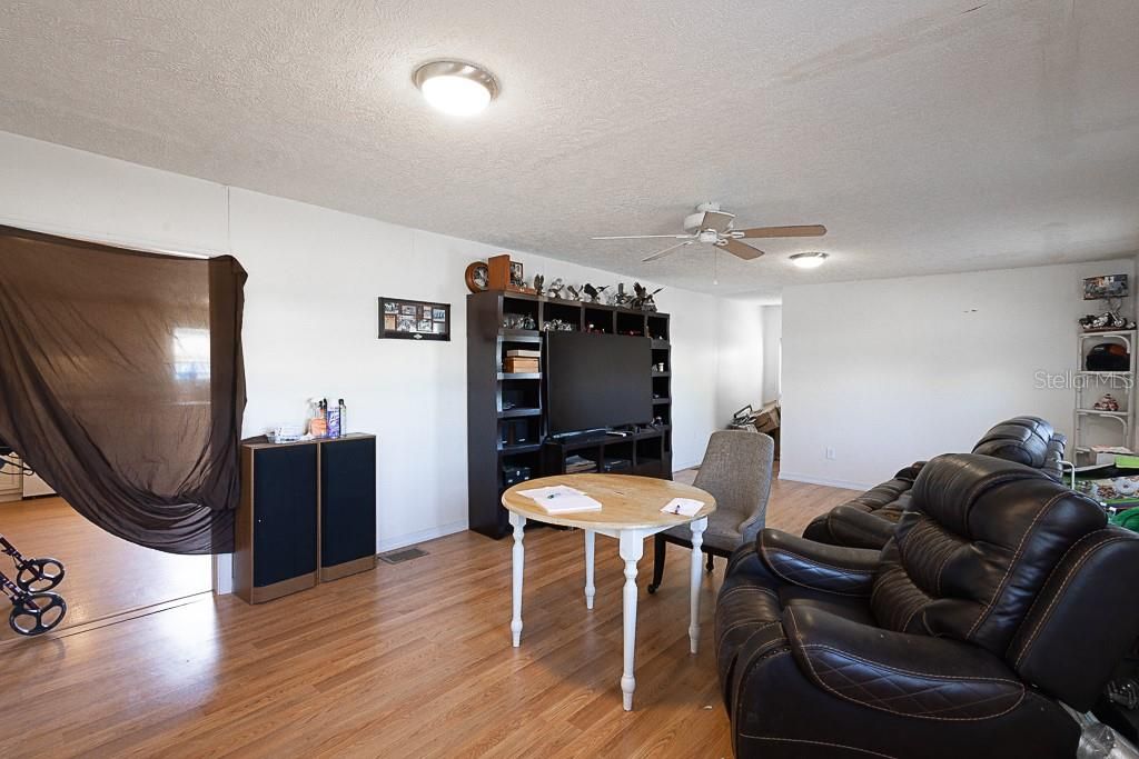 待售: $135,000 (2 贝兹, 2 浴室, 1490 平方英尺)