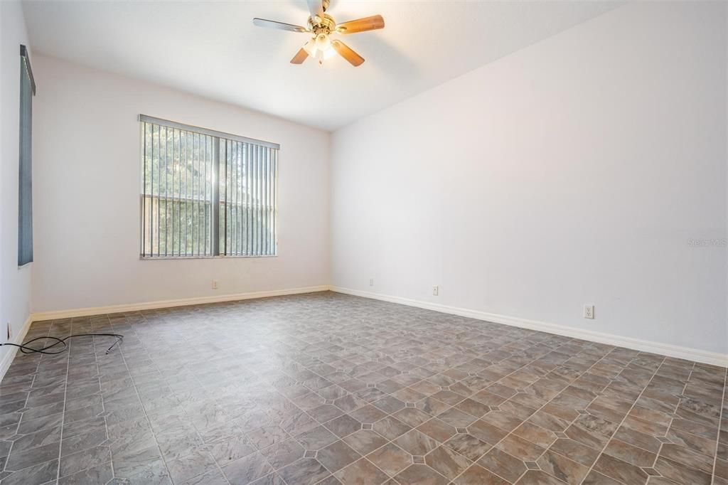 En Venta: $294,900 (3 camas, 2 baños, 1811 Pies cuadrados)