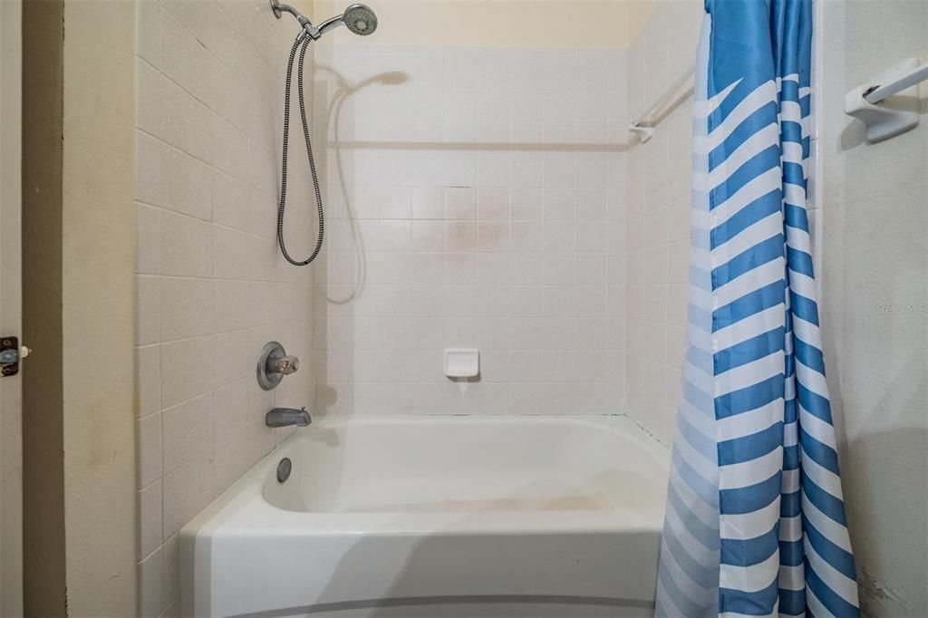 En Venta: $294,900 (3 camas, 2 baños, 1811 Pies cuadrados)