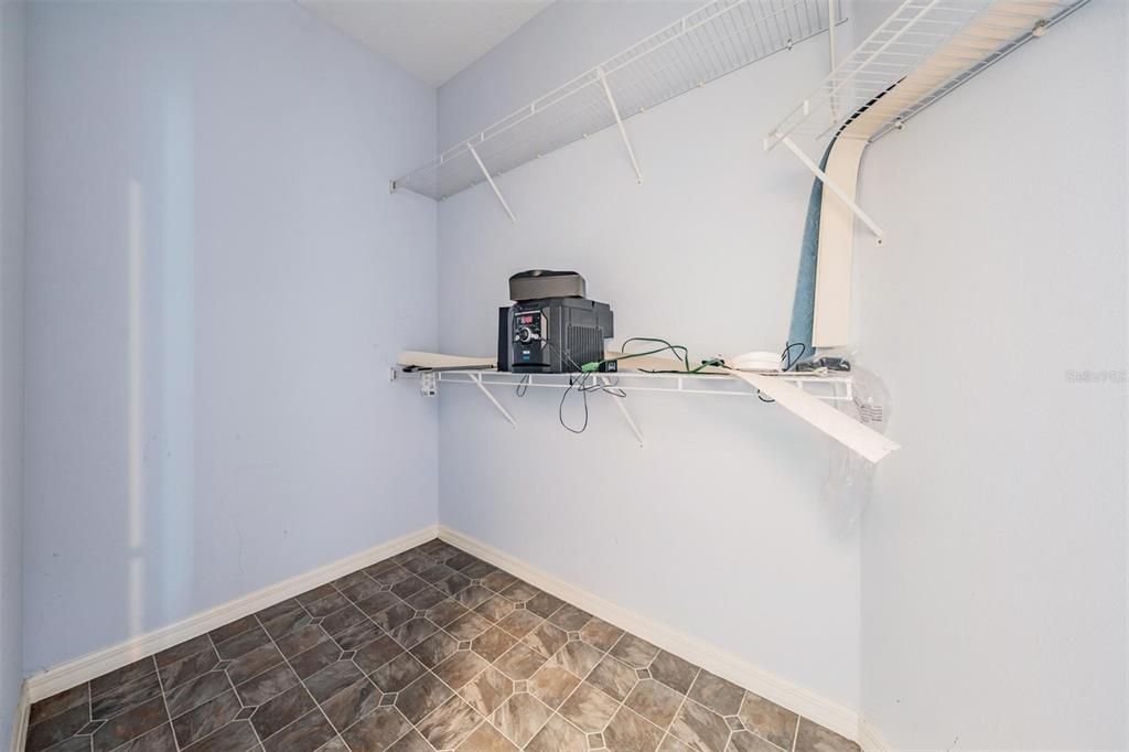 En Venta: $294,900 (3 camas, 2 baños, 1811 Pies cuadrados)