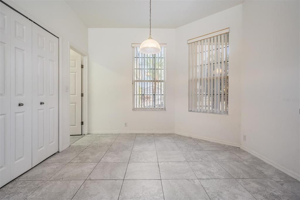 En Venta: $294,900 (3 camas, 2 baños, 1811 Pies cuadrados)