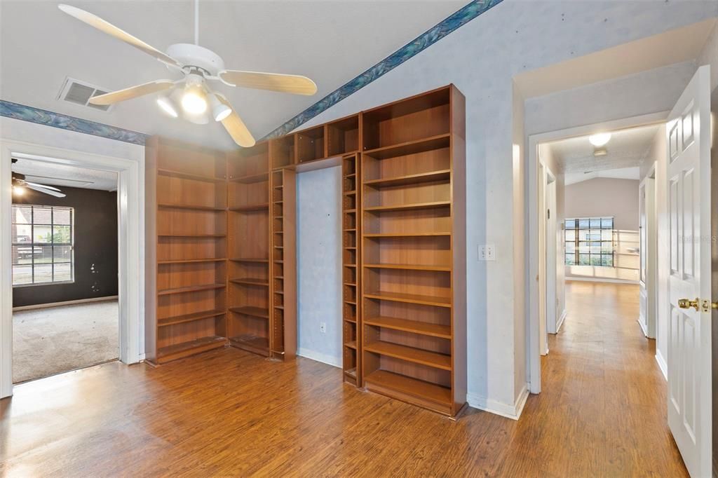 Active With Contract: $319,900 (4 beds, 2 baths, 1887 Square Feet)