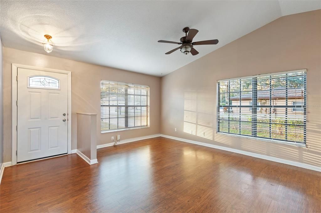 Active With Contract: $319,900 (4 beds, 2 baths, 1887 Square Feet)