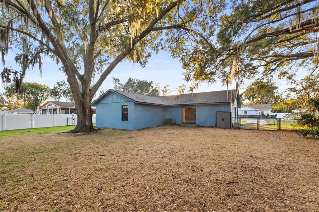 Active With Contract: $319,900 (4 beds, 2 baths, 1887 Square Feet)