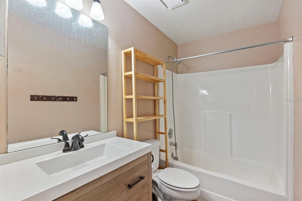 Active With Contract: $319,900 (4 beds, 2 baths, 1887 Square Feet)