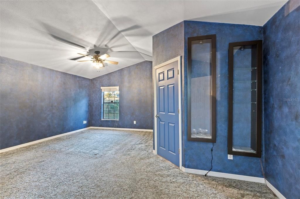 Active With Contract: $319,900 (4 beds, 2 baths, 1887 Square Feet)
