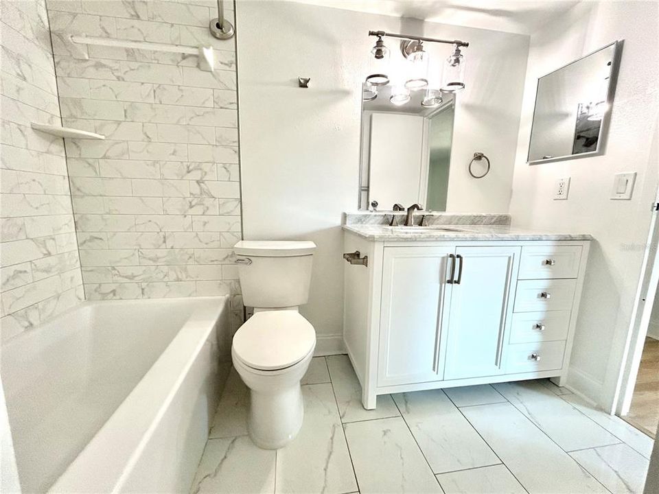 For Sale: $124,000 (1 beds, 1 baths, 863 Square Feet)