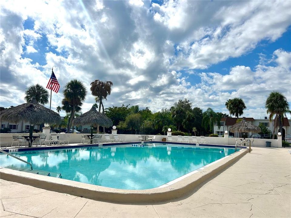 For Sale: $124,000 (1 beds, 1 baths, 863 Square Feet)