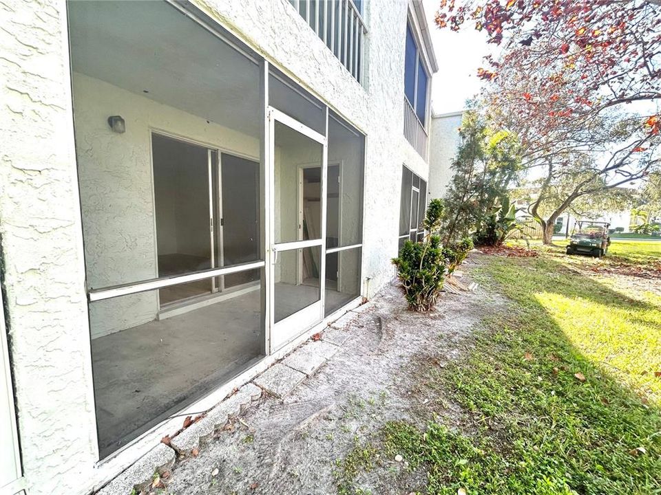 For Sale: $124,000 (1 beds, 1 baths, 863 Square Feet)