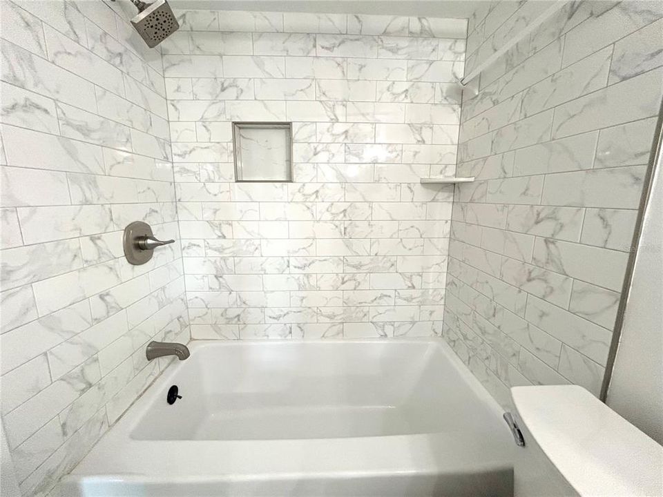 For Sale: $124,000 (1 beds, 1 baths, 863 Square Feet)