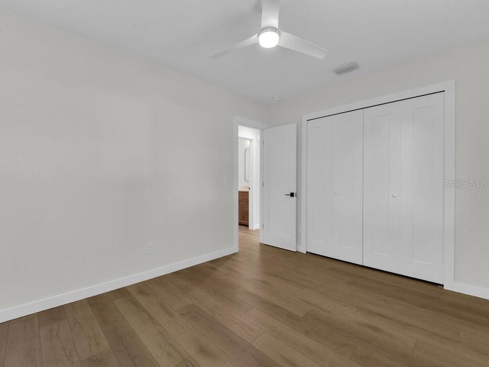 For Sale: $370,000 (3 beds, 2 baths, 1406 Square Feet)