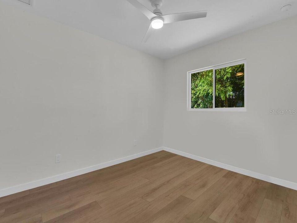 For Sale: $370,000 (3 beds, 2 baths, 1406 Square Feet)