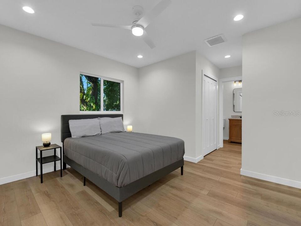 For Sale: $370,000 (3 beds, 2 baths, 1406 Square Feet)