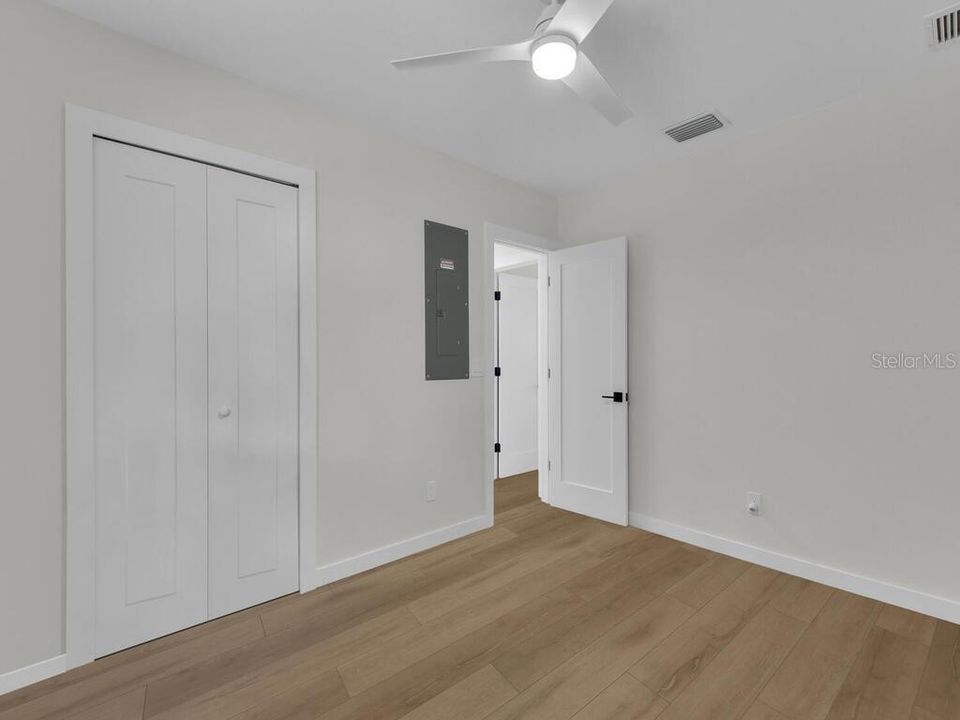 For Sale: $370,000 (3 beds, 2 baths, 1406 Square Feet)