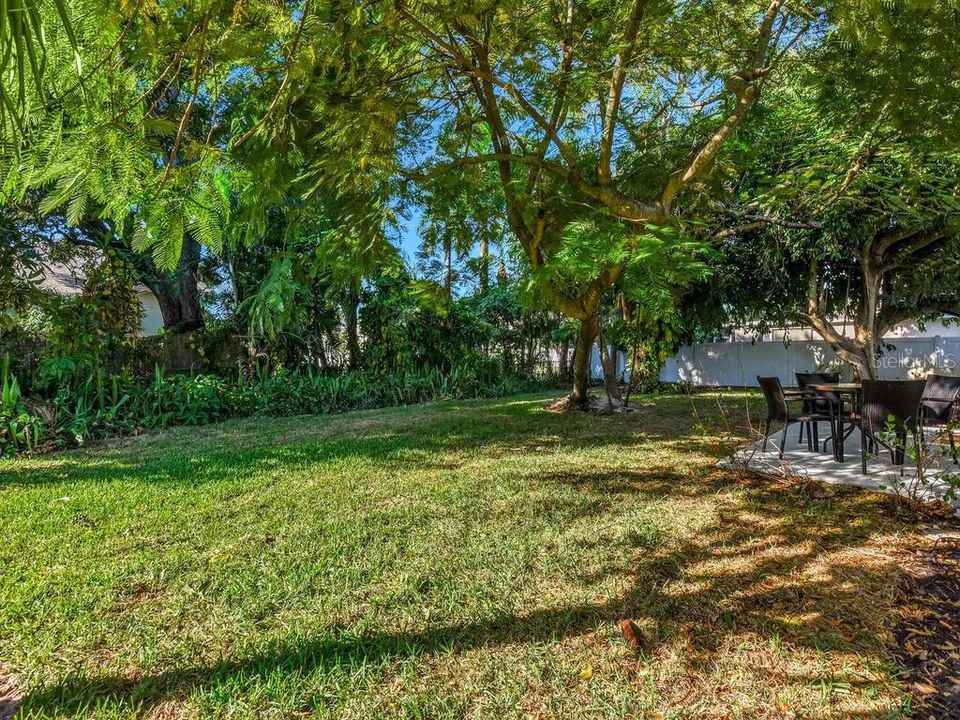 For Sale: $370,000 (3 beds, 2 baths, 1406 Square Feet)